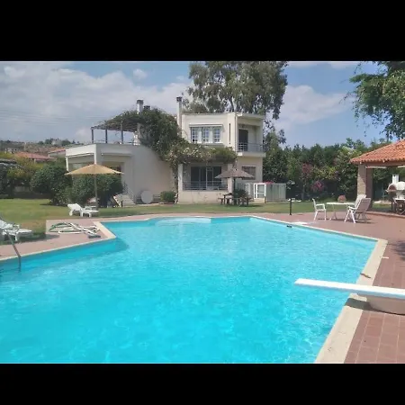Private Mega Pool And Bbq *
