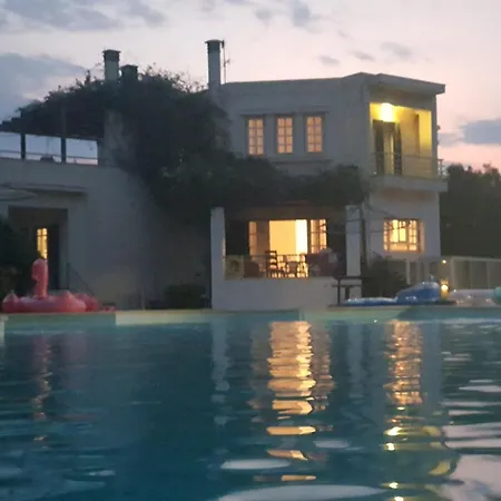 Private Mega Pool And Bbq Apartment Kato Diminio